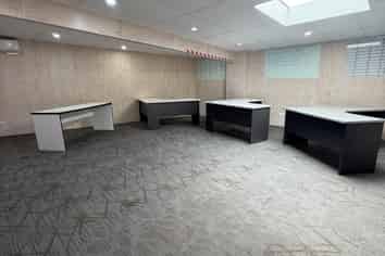 175sqm Warehouse + Office Space