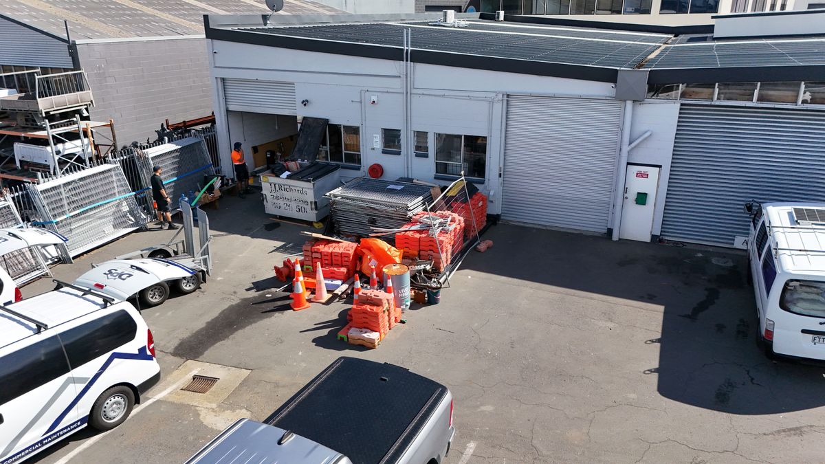 175sqm Warehouse + Office Space