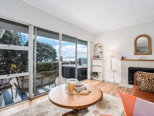 16 Paneta Street, Paekakariki