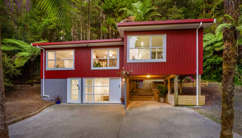 12 Kauri Loop Road, Oratia