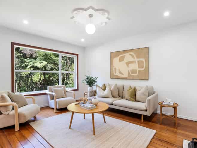 12 Kauri Loop Road, Oratia