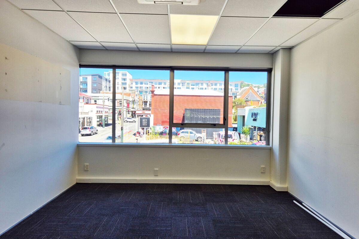 Office in High‑Profile Cuba Corner Location - Meer