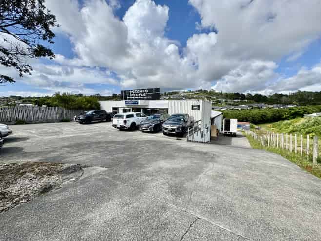High-Stud Warehouse with Showroom in Stanmore Bay
