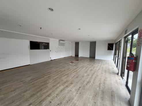 High-Stud Warehouse with Showroom in Stanmore Bay