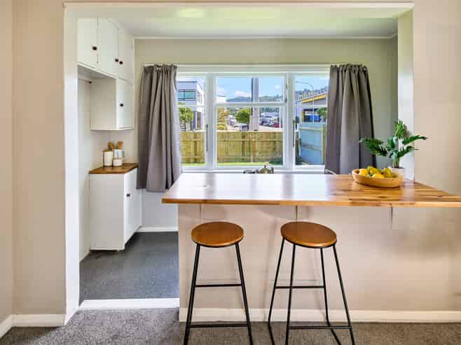 26 Bristol Square, Hutt Central