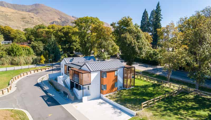 2 Ashgrove Lane, Wanaka