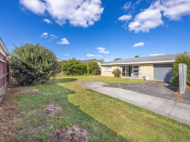42A Livingstone Avenue, Nawton