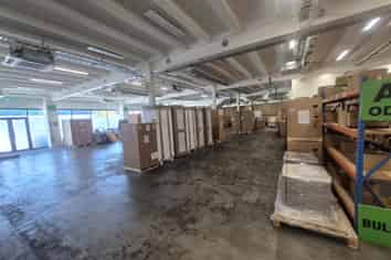 High Stud Warehouse and Showroom/Office