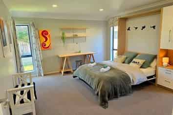 147 Main Road, Clive