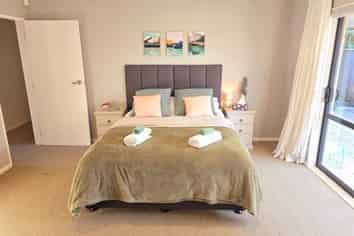 147 Main Road, Clive