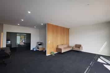 108sqm retail units for lease in Albany