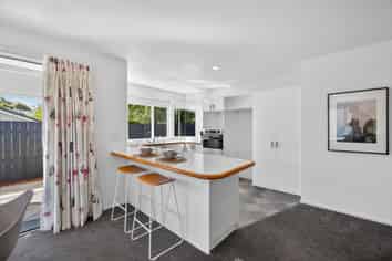 10 Pepper Tree Way, The Wood