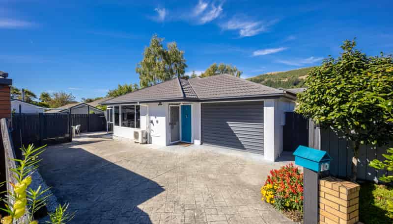 10 Pepper Tree Way, The Wood