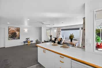 10 Pepper Tree Way, The Wood