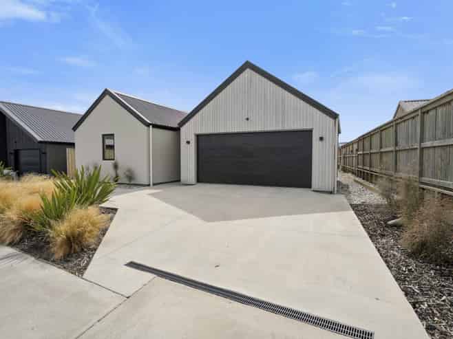 2 Barn Road, Hanley's Farm, Jacks Point