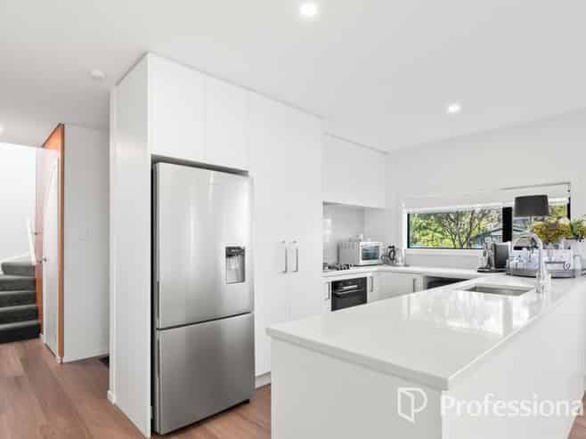 1/51 Kings Crescent, Central Hutt