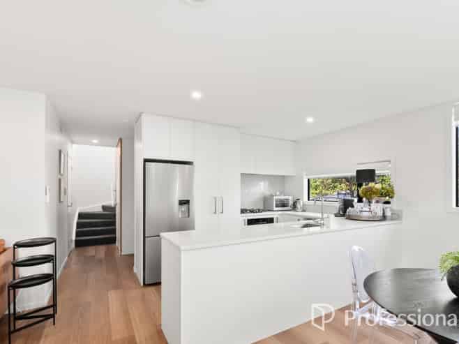 1/51 Kings Crescent, Central Hutt