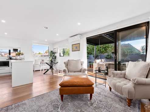1/51 Kings Crescent, Central Hutt