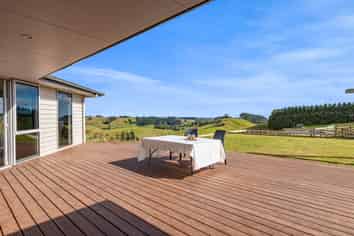 931B Lincoln Road, Inglewood