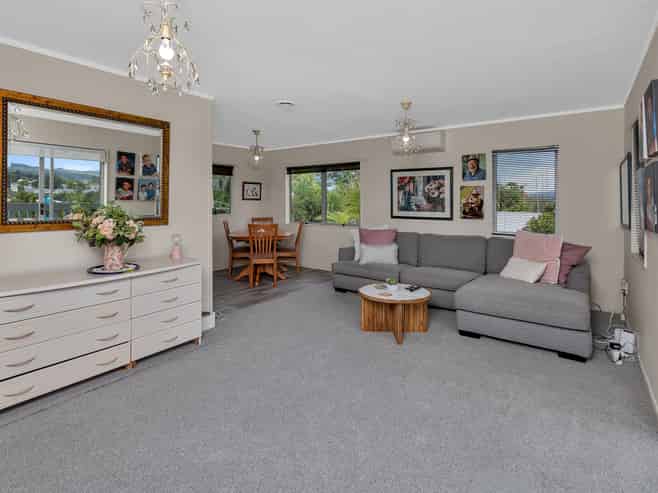 11B Robin Hood Place, Onerahi