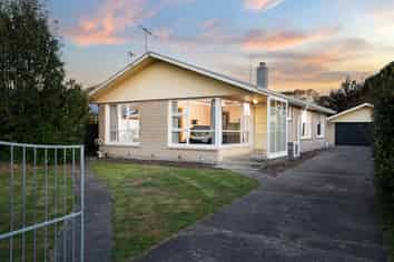 20 Kathleen Crescent, Hornby