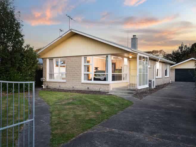 20 Kathleen Crescent, Hornby