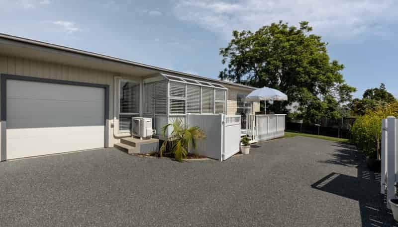 138B Kingswood Road, Brookfield