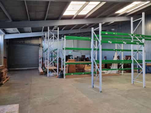 Office and Warehouse on Rosebank Road