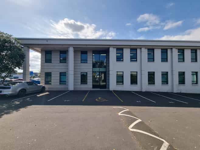 Office and Warehouse on Rosebank Road