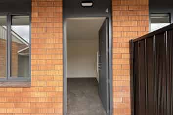 4/7 Division Street , Riccarton