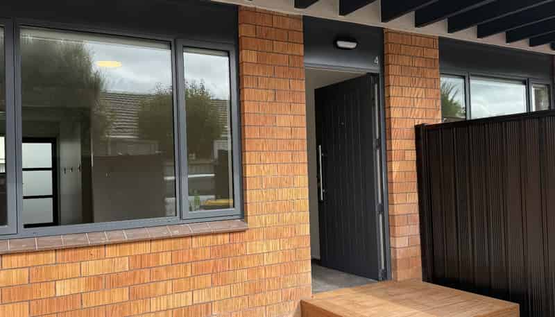 4/7 Division Street , Riccarton