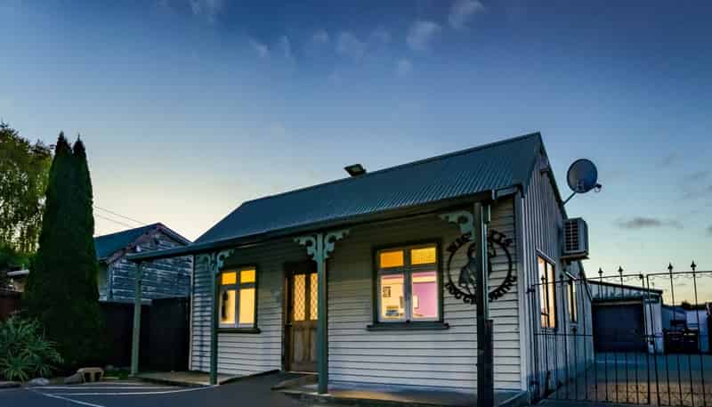 37 Lincoln Road, Addington