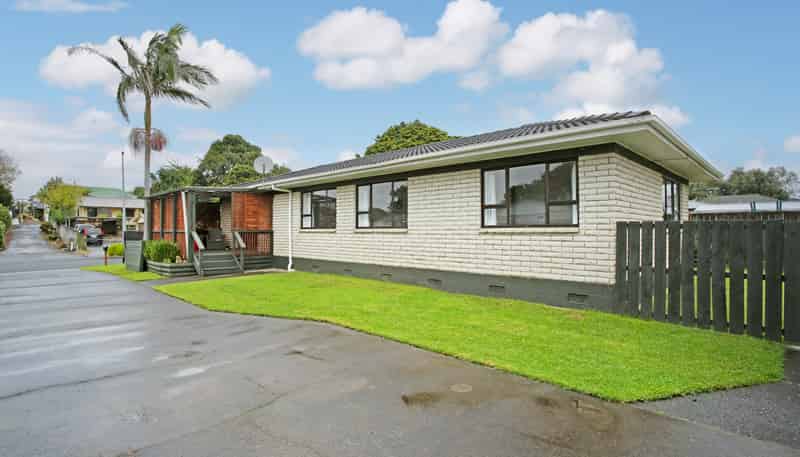 30 Riverside Drive, Waiuku