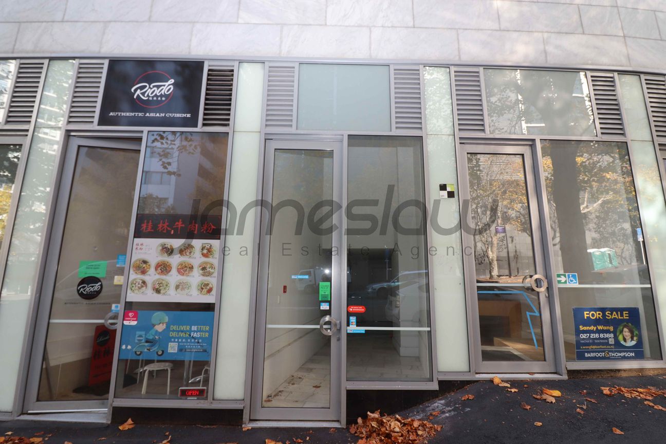 VENDOR BLEEDING – MUST SELL. Queen St Retail., Auckland Central
