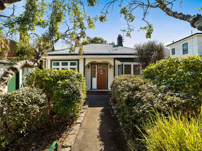 355 North Road, North East Valley