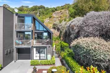 2/80 McCormacks Bay Road, Mount Pleasant