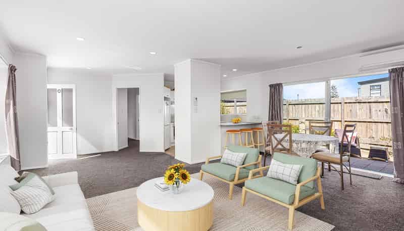 10C Ross Crescent, Orewa