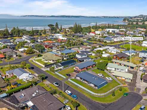 10C Ross Crescent, Orewa