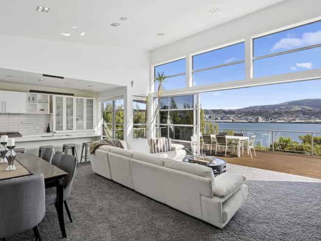 A/8 Doon Street, Vauxhall