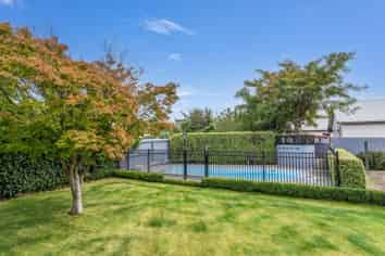 6 Earnslaw Crescent, Bryndwr