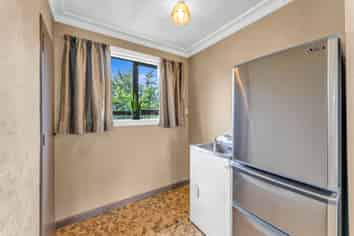 6 Earnslaw Crescent, Bryndwr