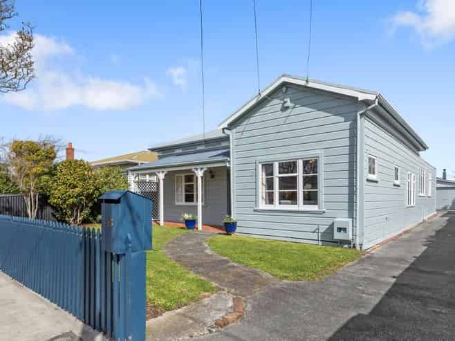 48 Bristol Square, Belmont