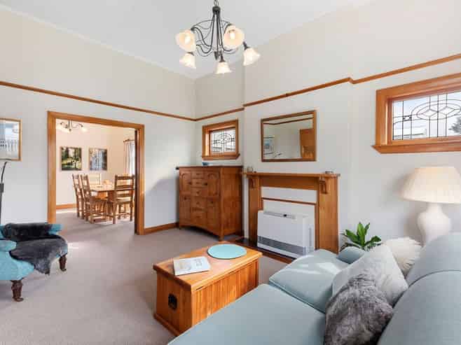 48 Bristol Square, Belmont