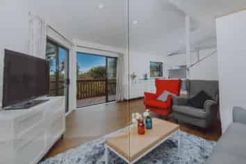 Auckland - Address withheld