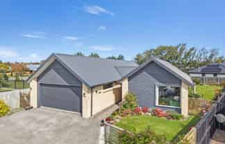 9 Minerva Crescent, Woodend