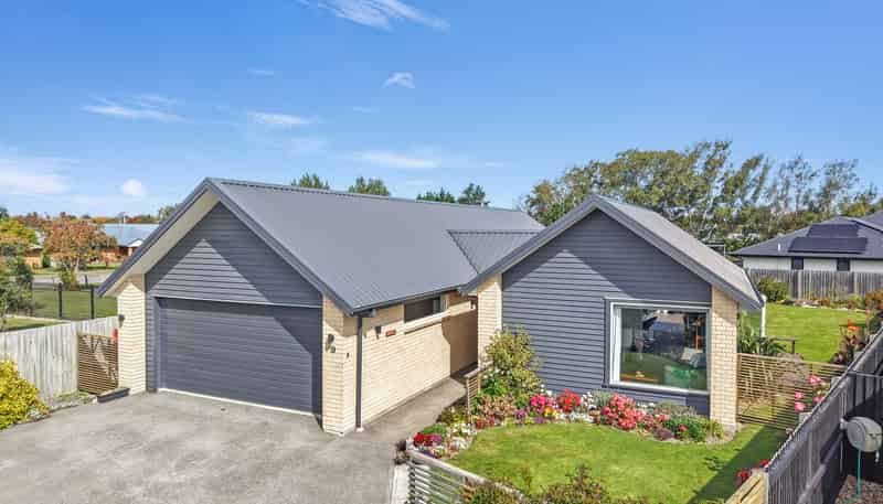 9 Minerva Crescent, Woodend
