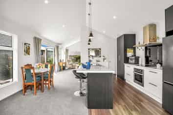 9 Minerva Crescent, Woodend