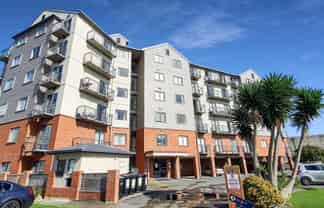 5A/17 Crown Lynn Place, New Lynn