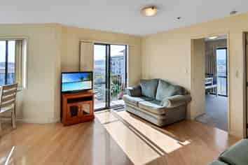 5A/17 Crown Lynn Place, New Lynn