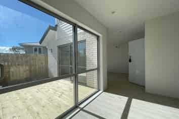 42 Tirimoana Road, Te Atatu South